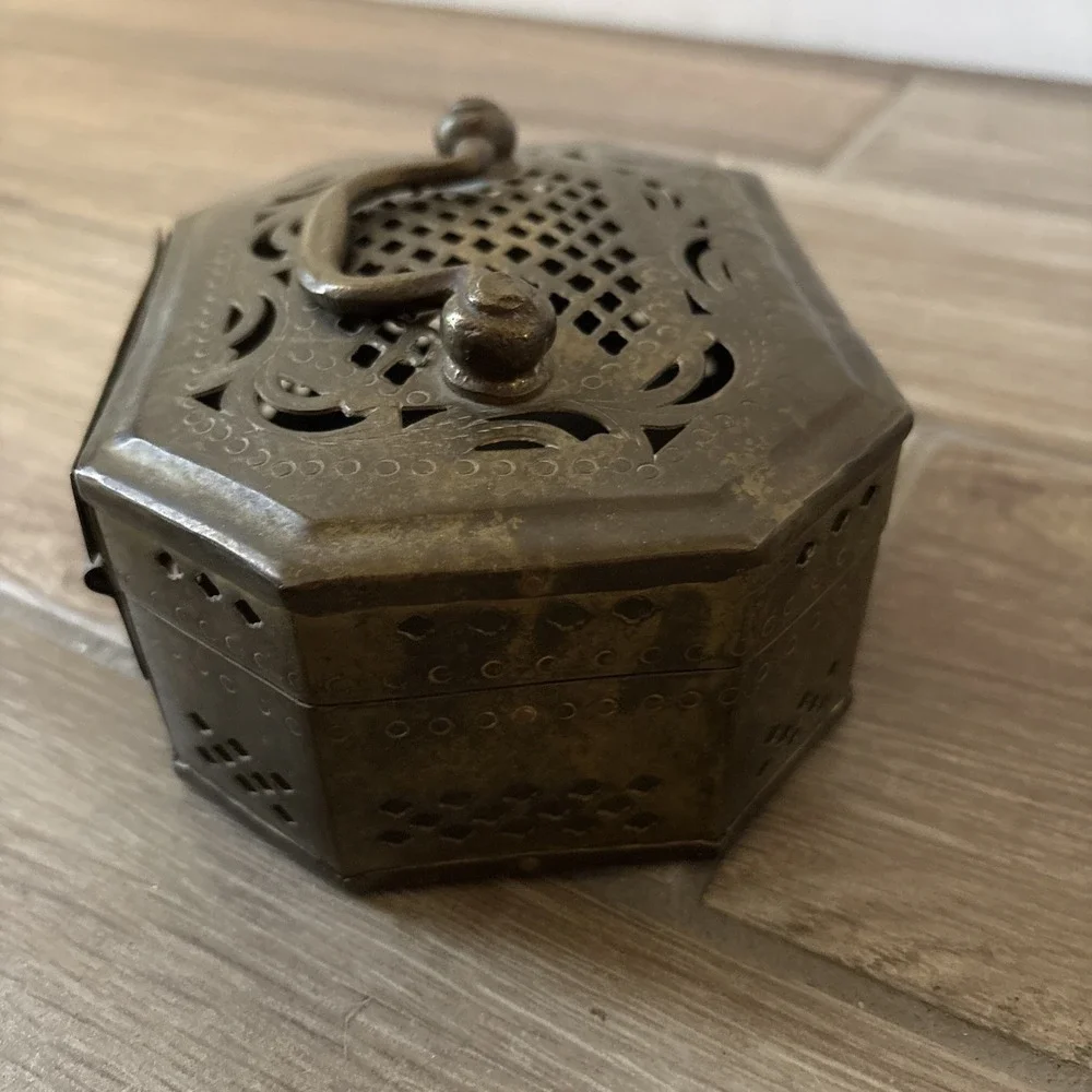 Vintage Brass Cricket Box Incense Lock Box Hinged W/ Handle Jali Cut India  6.5